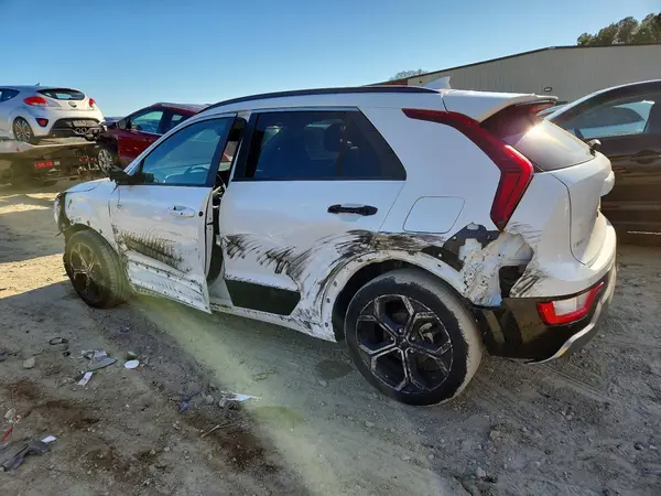 KNDCR3LE5P5106386 2023 KIA NIRO - Image 2