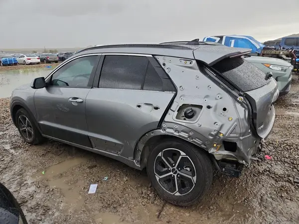 KNDCR3LE5P5111068 2023 KIA NIRO - Image 2