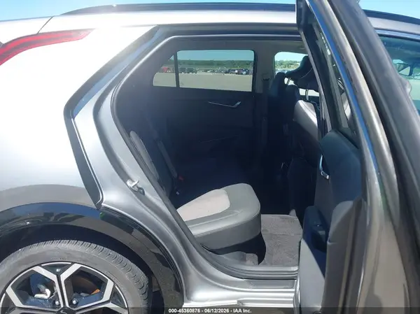 KNDCR3LE5R5174173 2024 KIA NIRO - Image 8