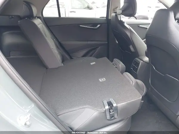 KNDCR3LE5S5242820 2025 KIA NIRO - Image 8