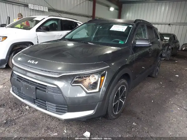 KNDCR3LE5S5247872 2025 KIA NIRO - Image 2