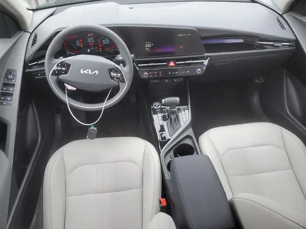 KNDCR3LE5S5257821 2025 KIA NIRO - Image 8