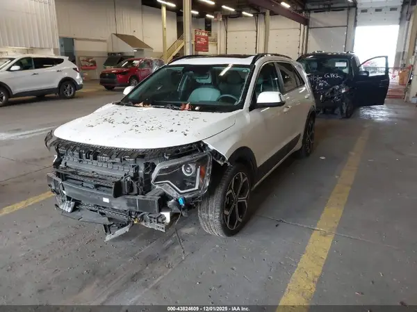 KNDCR3LE6P5048448 2023 KIA NIRO - Image 2