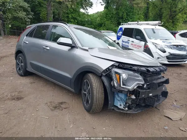 KNDCR3LE6P5049146 2023 KIA NIRO - Image 1