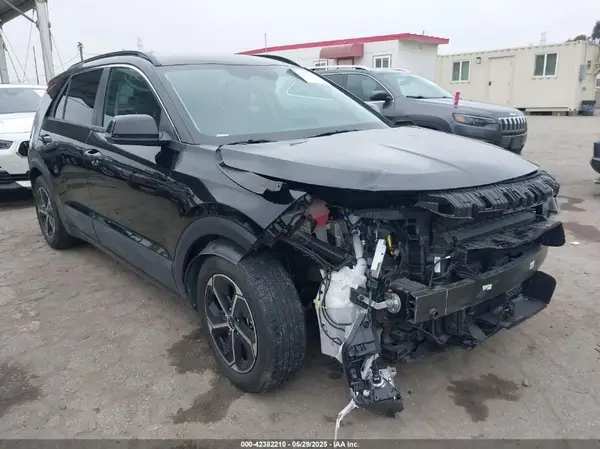 KNDCR3LE6P5050216 2023 KIA NIRO - Image 1