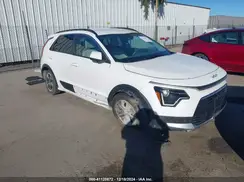 KNDCR3LE6P5053021 2023 KIA NIRO