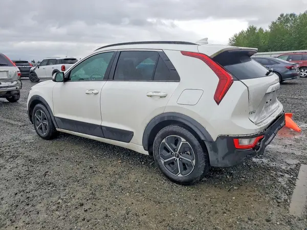 KNDCR3LE6P5070708 2023 KIA NIRO - Image 2