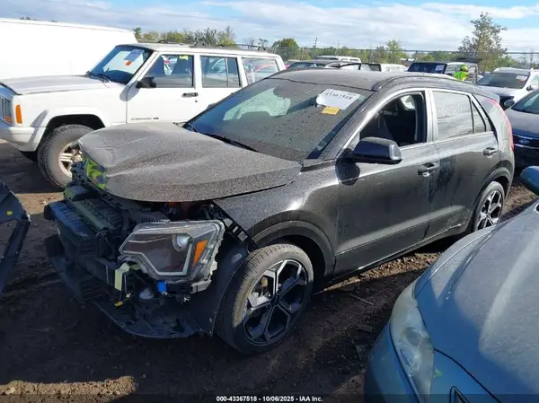 KNDCR3LE6P5073981 2023 KIA NIRO - Image 2