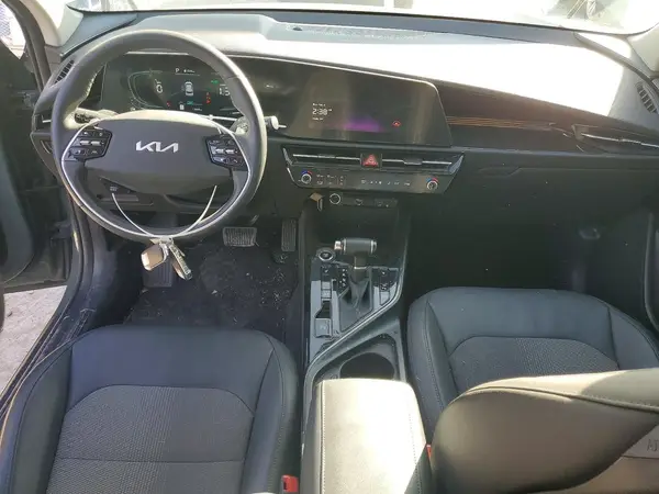 KNDCR3LE6P5118000 2023 KIA NIRO - Image 8