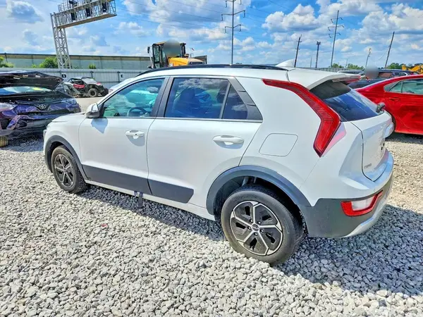 KNDCR3LE6R5136869 2024 KIA NIRO - Image 2