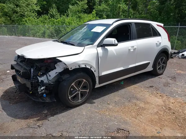 KNDCR3LE6R5146897 2024 KIA NIRO - Image 2
