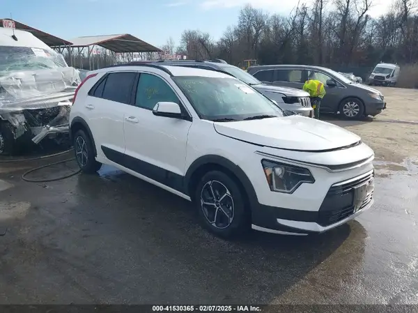 KNDCR3LE6R5186753 2024 KIA NIRO - Image 1