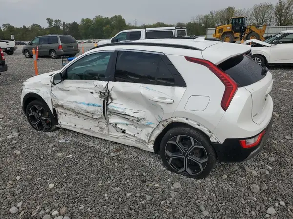 KNDCR3LE7P5042352 2023 KIA NIRO - Image 2