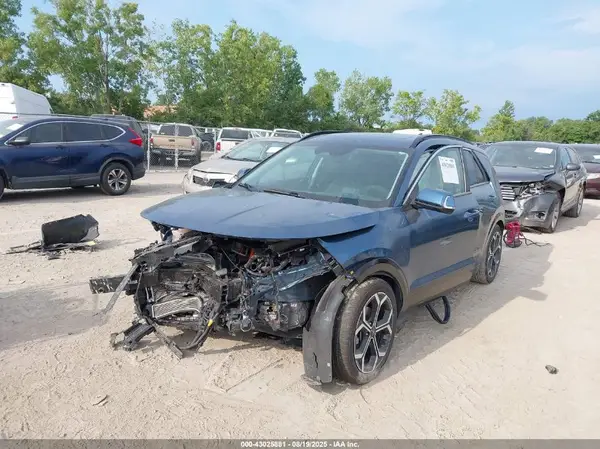 KNDCR3LE7P5044070 2023 KIA NIRO - Image 2