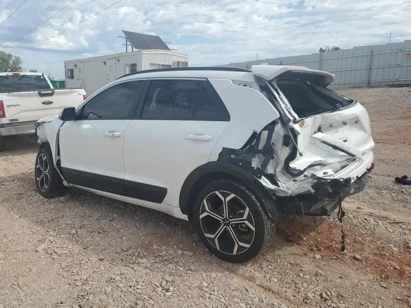 KNDCR3LE7P5050497 2023 KIA NIRO - Image 2