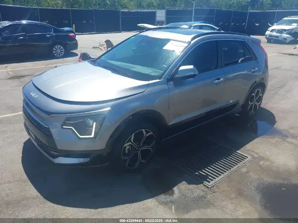 KNDCR3LE7P5058017 2023 KIA NIRO - Image 2