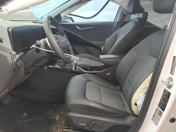 2023 KIA NIRO auction photo 7