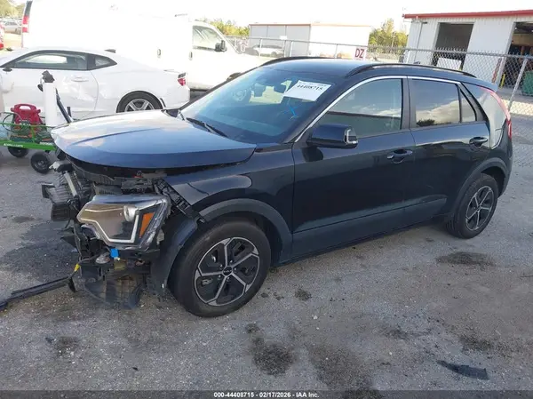 KNDCR3LE7P5069471 2023 KIA NIRO - Image 2