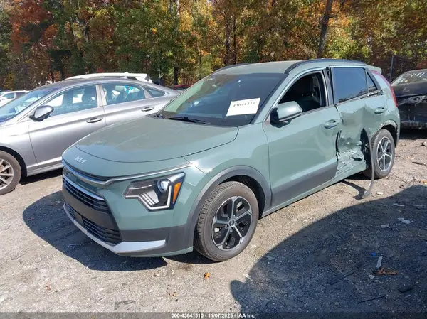 KNDCR3LE7P5070796 2023 KIA NIRO - Image 2