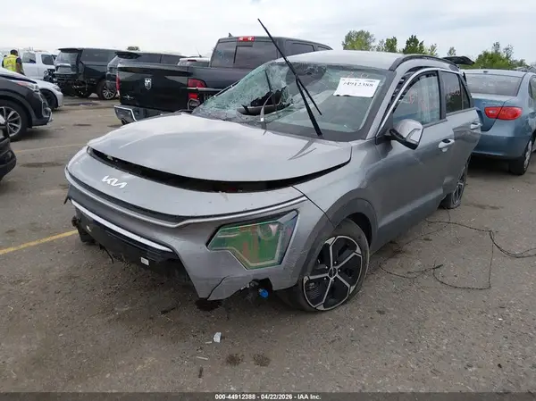 KNDCR3LE7P5081202 2023 KIA NIRO - Image 2
