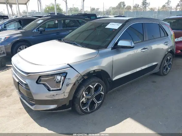 KNDCR3LE7P5090210 2023 KIA NIRO - Image 2