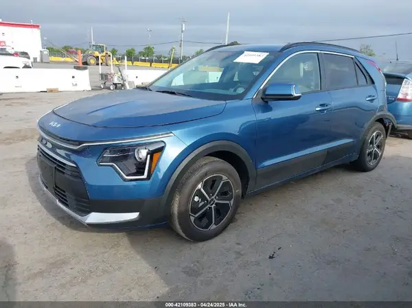 KNDCR3LE7P5090577 2023 KIA NIRO - Image 2