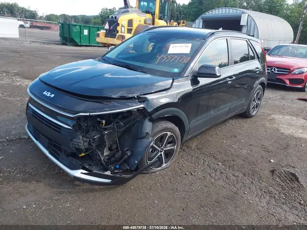 KNDCR3LE7P5099070 2023 KIA NIRO - Image 2