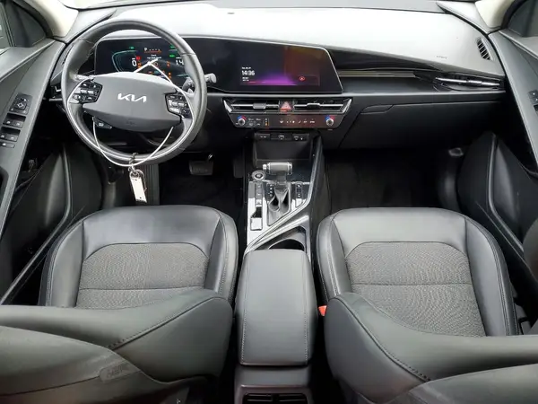 KNDCR3LE7P5110648 2023 KIA NIRO - Image 8