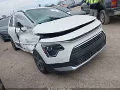 KNDCR3LE7P5116112 2023 KIA NIRO