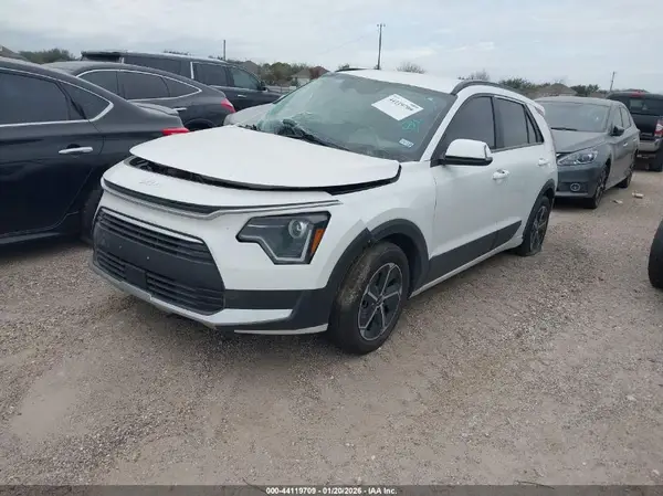 KNDCR3LE7P5116112 2023 KIA NIRO - Image 2