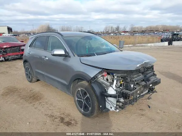KNDCR3LE7R5195445 2024 KIA NIRO - Image 1
