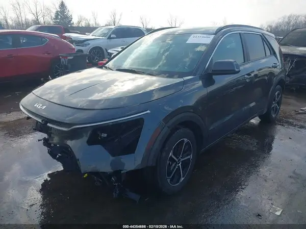 KNDCR3LE7R5204225 2024 KIA NIRO - Image 2
