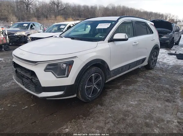 KNDCR3LE7R5205813 2024 KIA NIRO - Image 2