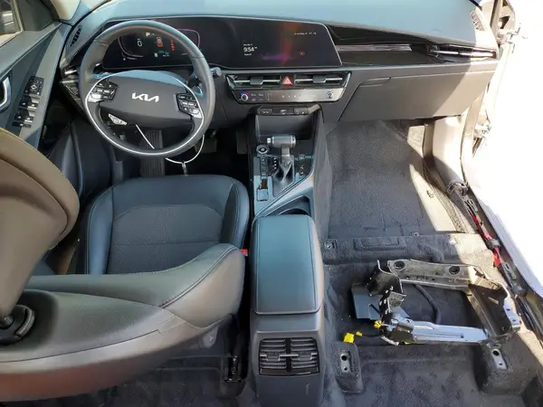 KNDCR3LE7R5205942 2024 KIA NIRO - Image 8