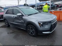 KNDCR3LE7S5217398 2025 KIA NIRO