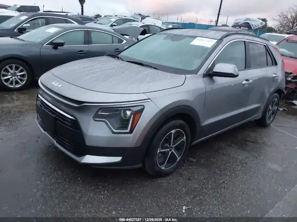 KNDCR3LE7S5217398 2025 KIA NIRO - Image 2