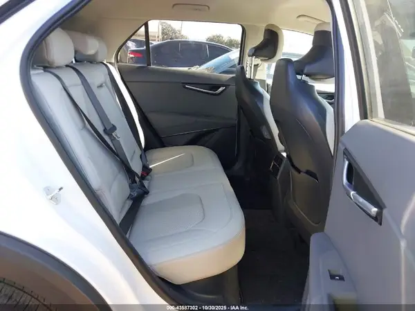 KNDCR3LE7S5256167 2025 KIA NIRO - Image 8