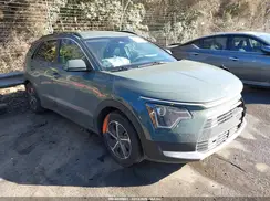 KNDCR3LE8P5036611 2023 KIA NIRO