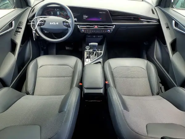 KNDCR3LE8P5040643 2023 KIA NIRO - Image 8