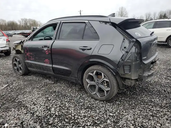 KNDCR3LE8P5040769 2023 KIA NIRO - Image 2