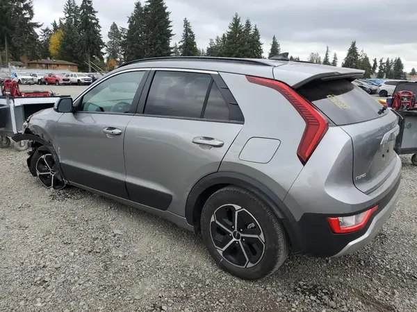 KNDCR3LE8P5048614 2023 KIA NIRO - Image 2
