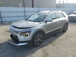 KNDCR3LE8P5053666 2023 KIA NIRO