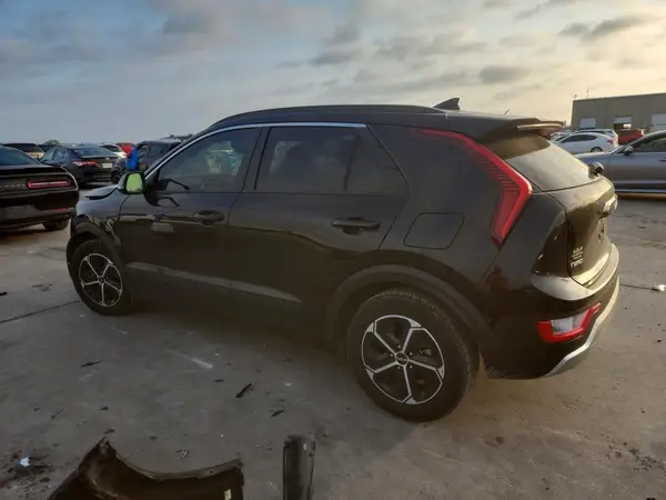KNDCR3LE8P5054445 2023 KIA NIRO - Image 2