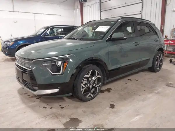 KNDCR3LE8P5057829 2023 KIA NIRO - Image 2