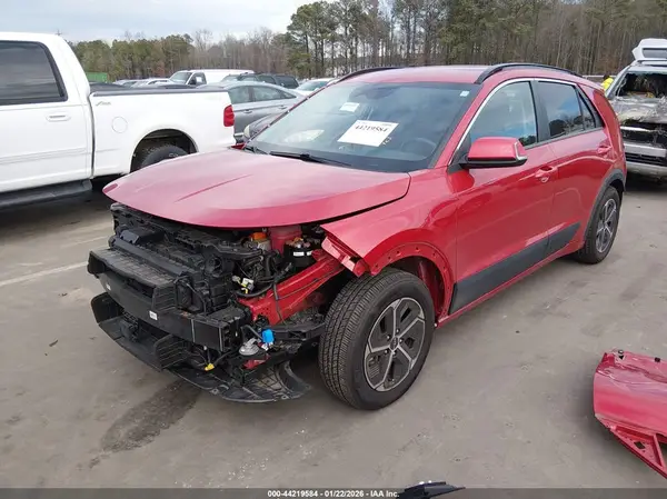 KNDCR3LE8P5060813 2023 KIA NIRO - Image 2