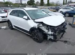 KNDCR3LE8P5073495 2023 KIA NIRO