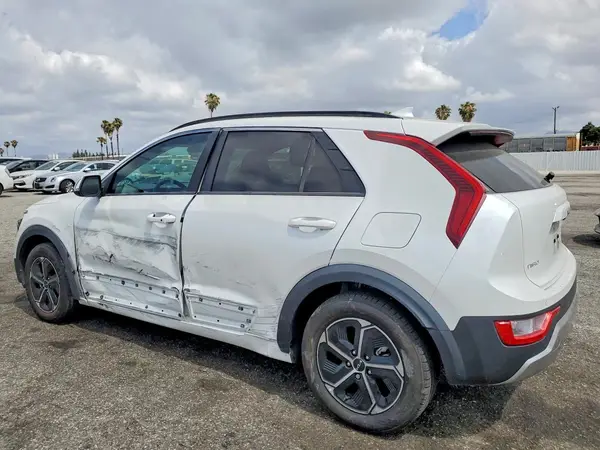 KNDCR3LE8P5078129 2023 KIA NIRO - Image 2