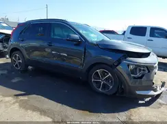 KNDCR3LE8P5085484 2023 KIA NIRO