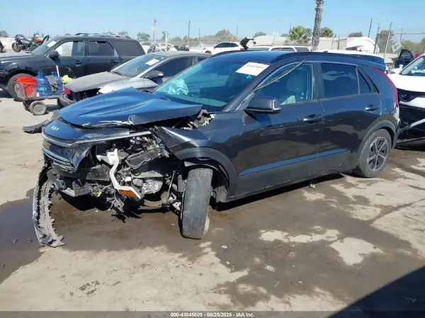 KNDCR3LE8P5085484 2023 KIA NIRO - Image 2