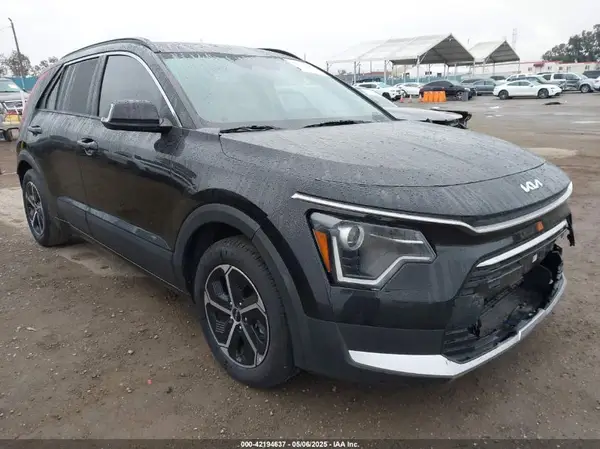KNDCR3LE8P5086327 2023 KIA NIRO - Image 1